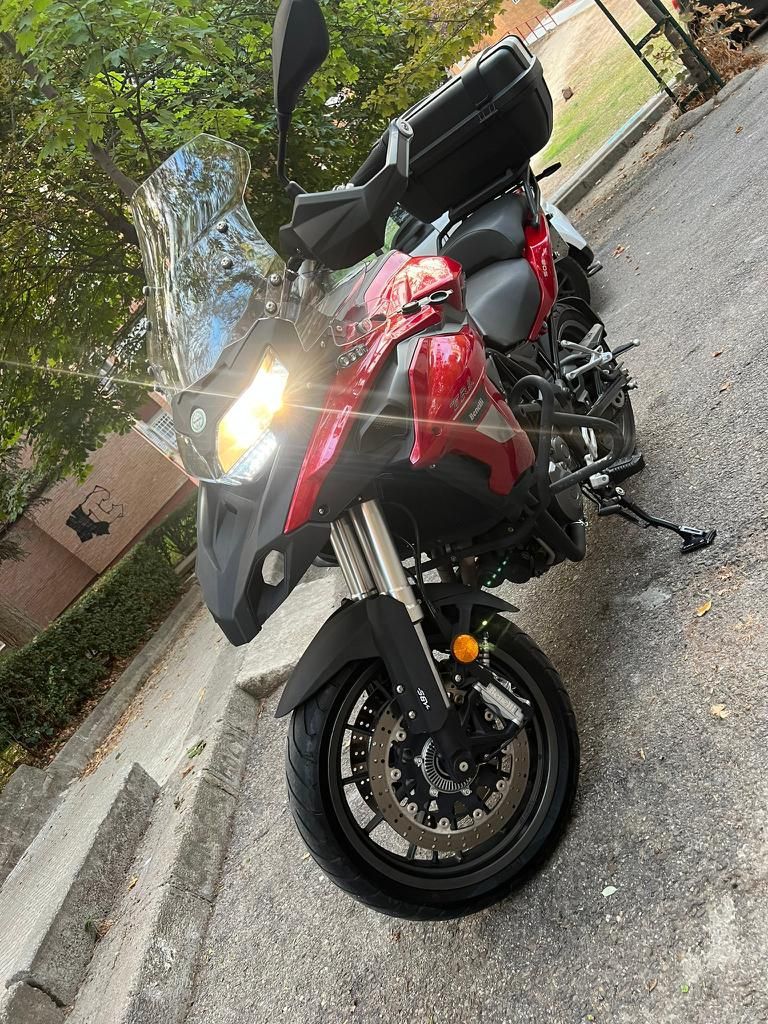 Moto Benelli TRK 502, 2020