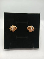 Pendientes Concha Acero Dorado y Perlas