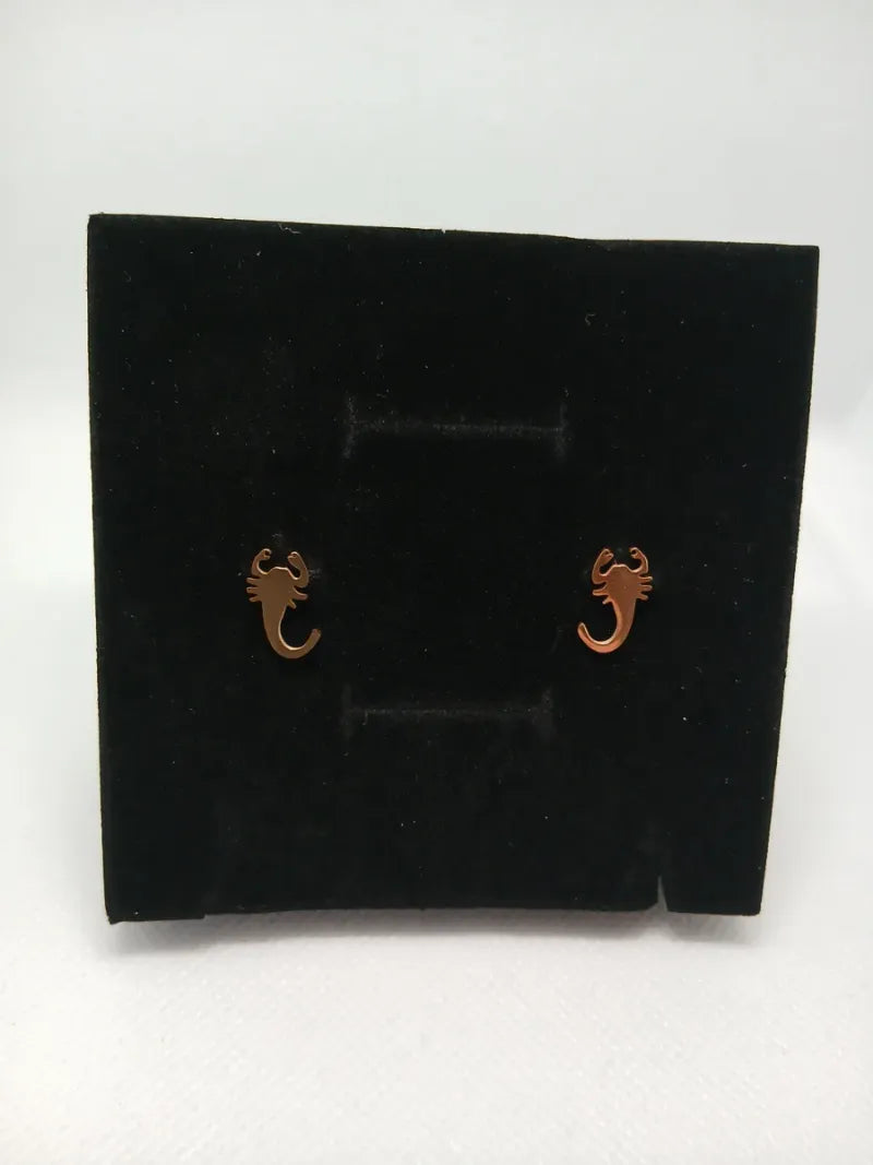 Aretes Escorpión Acero Dorado