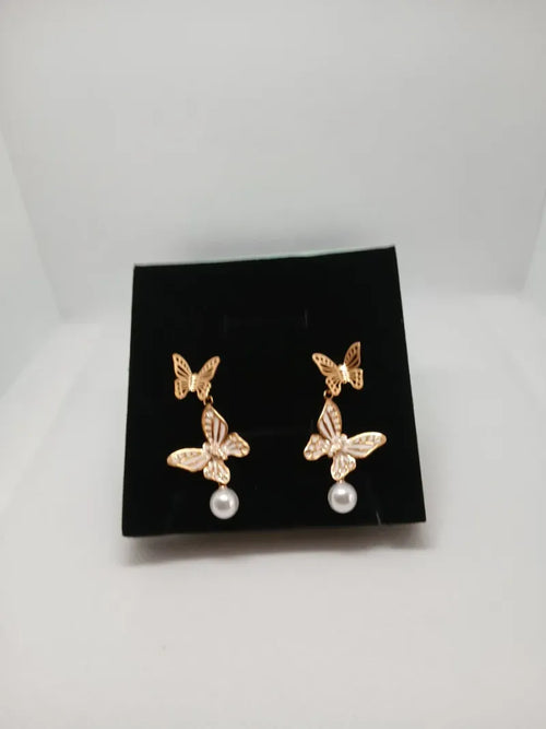 Aretes Mariposa Acero Dorado con Perla