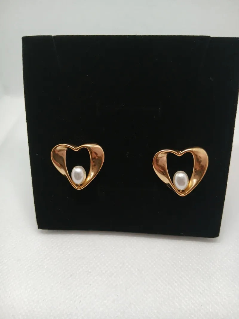 Aretes Corazón con Perla Acero Dorado