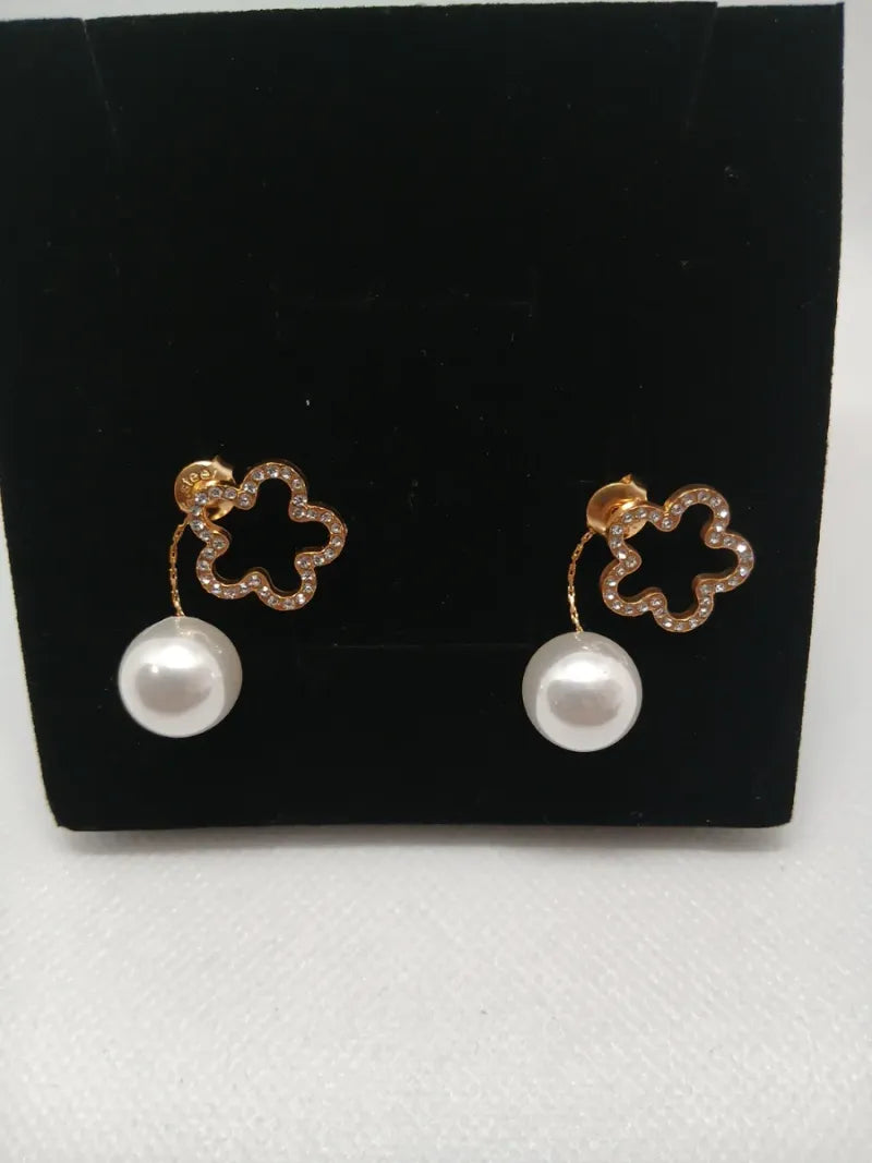Aretes Flor Perla y Pedrería Acero Dorado