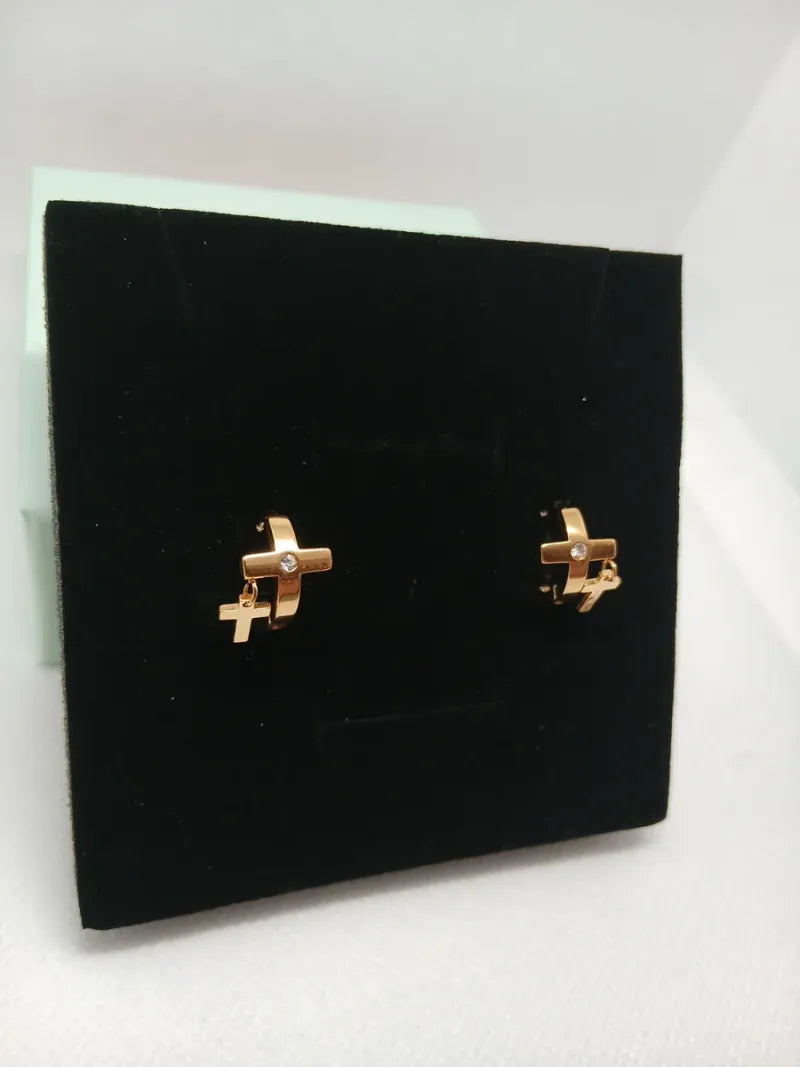 Aretes Candonga Doble Cruz Acero Dorado