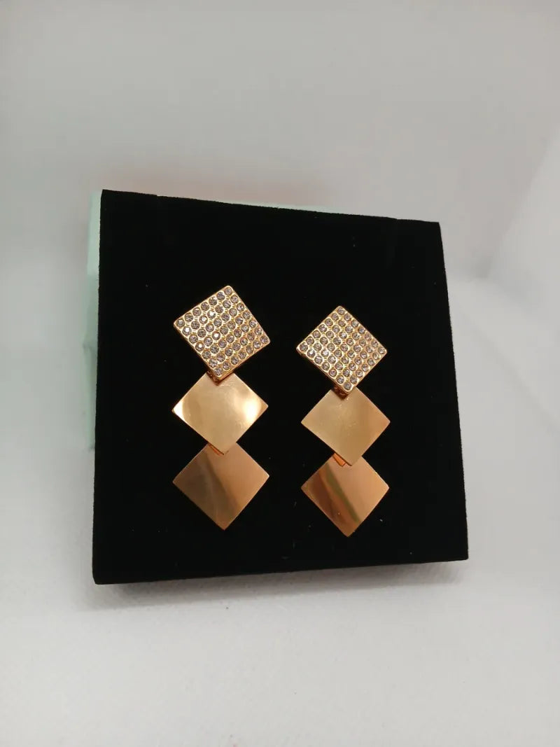 Aretes Largos Acero Dorado con Piedras