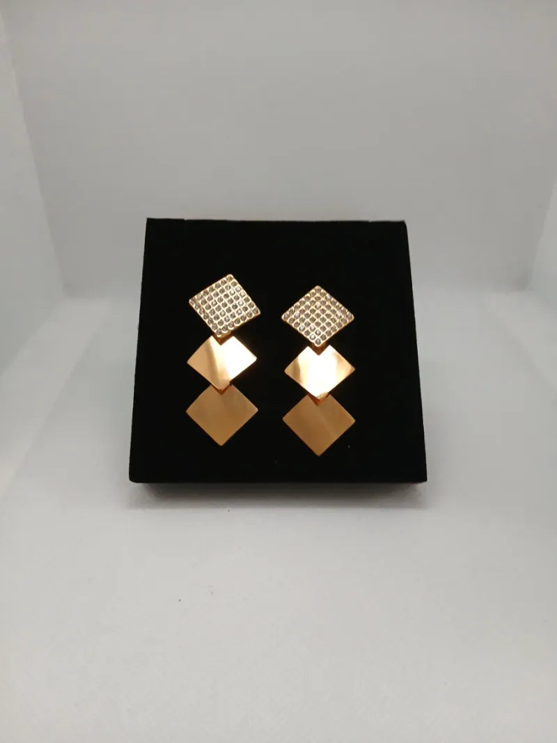Aretes Largos Acero Dorado con Piedras