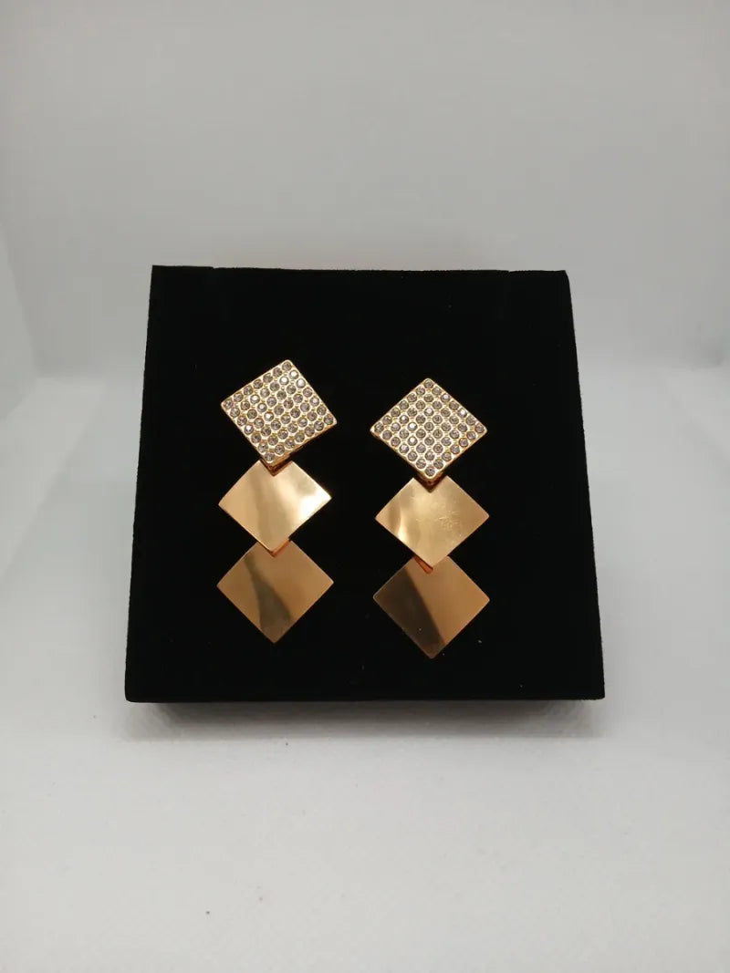 Aretes Largos Acero Dorado con Piedras