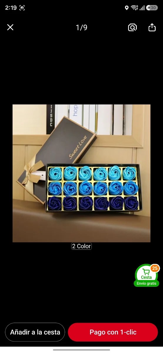 Caja de Regalo de  18 Hermosas Rosas Artificiales